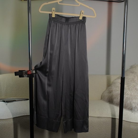 Theory Silk Cropped Grey Culotte Pant NWT Size Petite - Picture 2 of 5